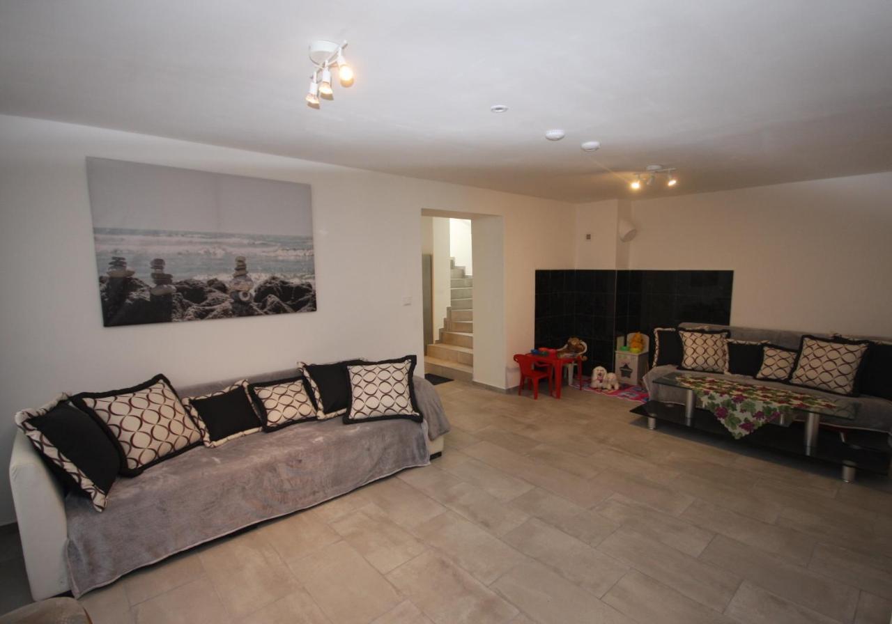 Apartmany Amalia Πιεστάνυ Εξωτερικό φωτογραφία