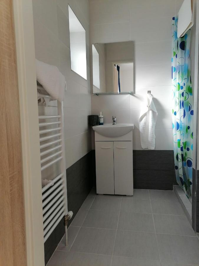 Apartmany Amalia Πιεστάνυ Εξωτερικό φωτογραφία