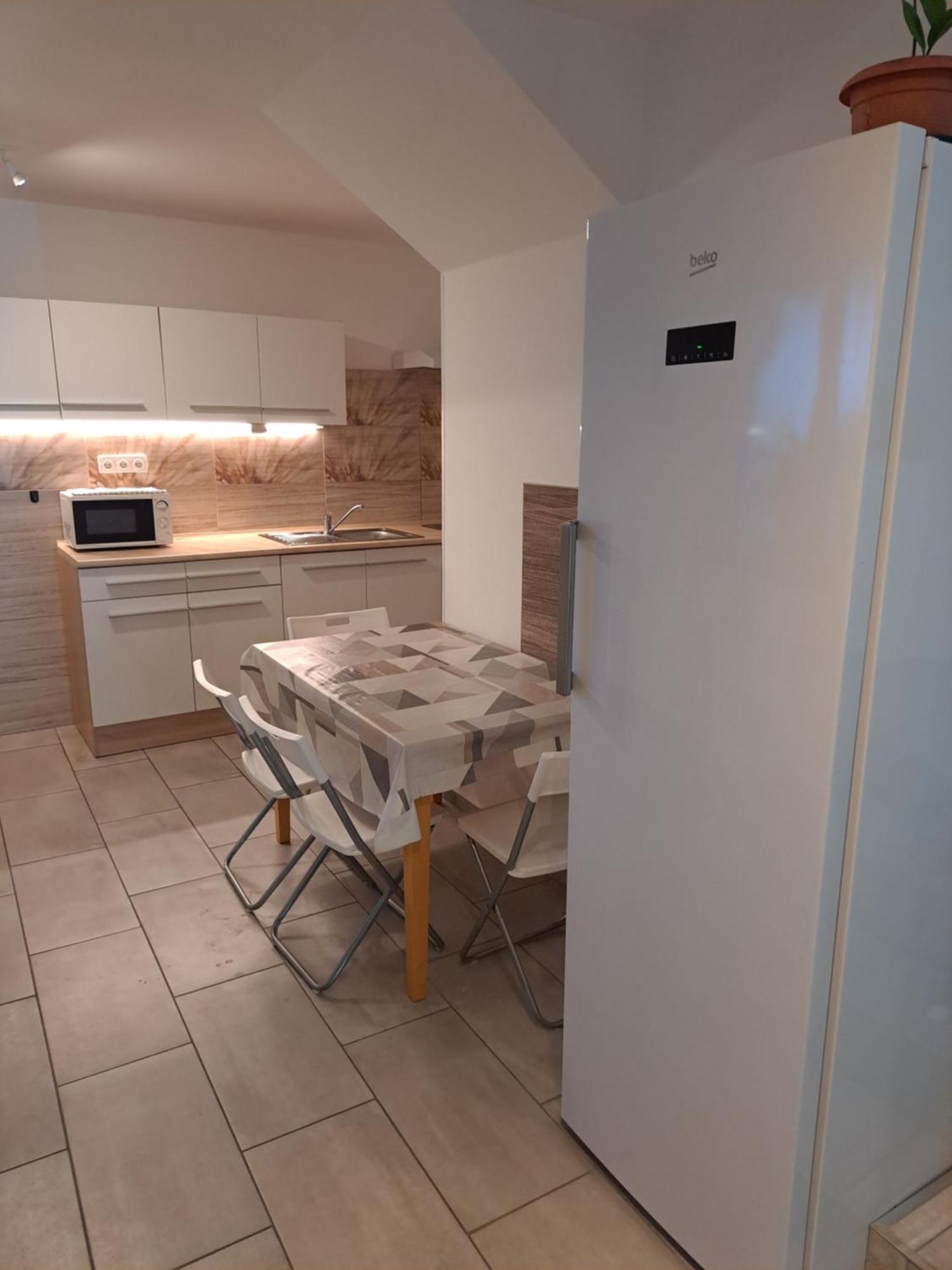 Apartmany Amalia Πιεστάνυ Εξωτερικό φωτογραφία